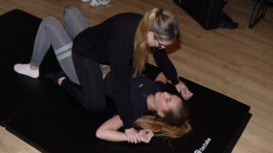 mentale en fysieke weerbaarheid voor vrouwen bij SANDO