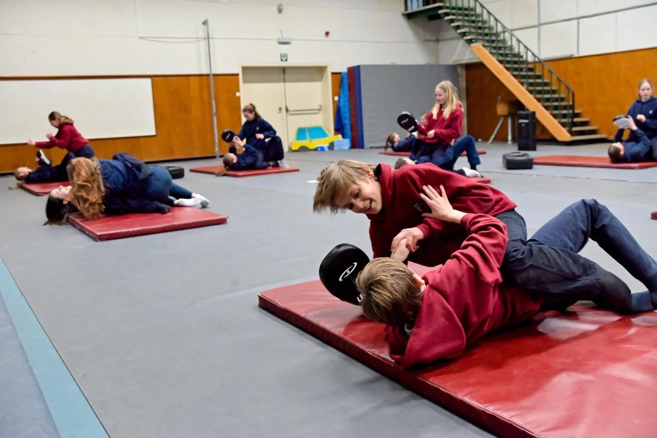 weerbaarheid en zelfverdediging voor tieners bij SANDO in actie