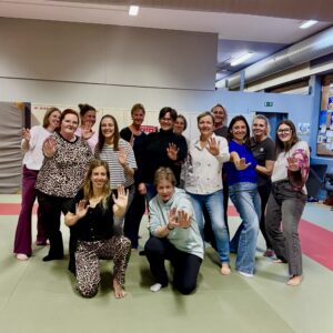weerbaarheid en zelfvertrouwen voor vrouwen door vrouwen tijdens SANDO-training
